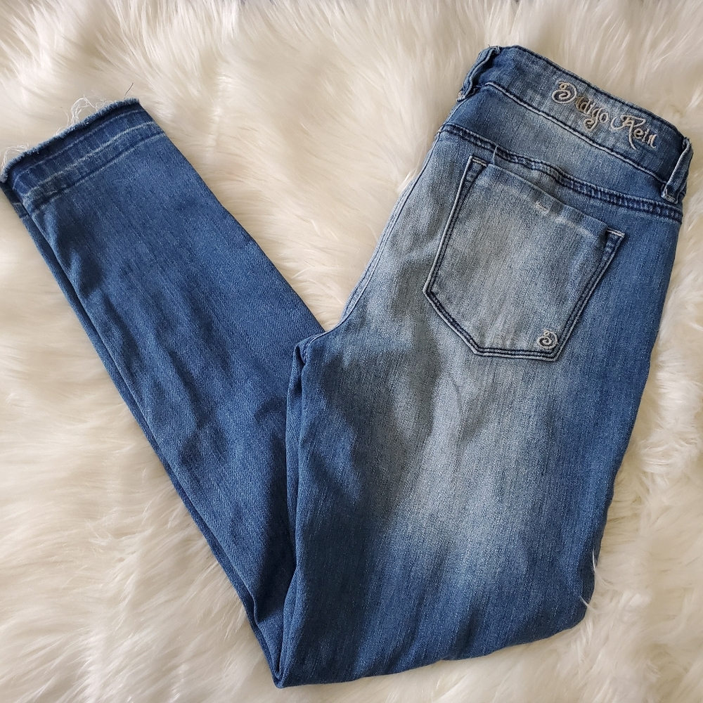 Indigo Rein distressed raw hem dark wash
